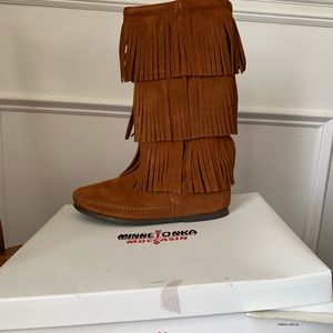 Women’s Minnetonka Moccasins size 7